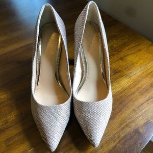 Badgely Mischka Pumps